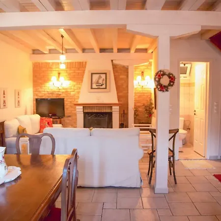 Traditional House In The Centre Of Holiday home *