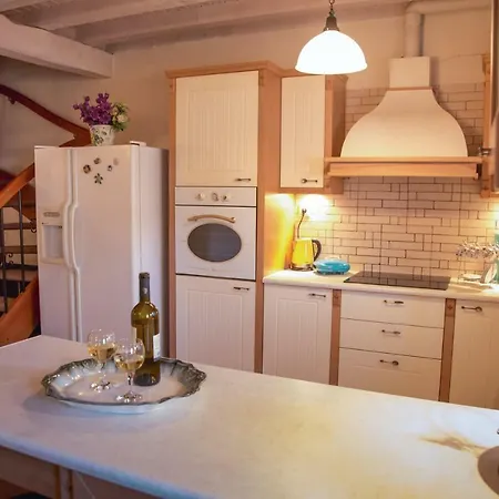 Traditional House In The Centre Of * Vasiliki