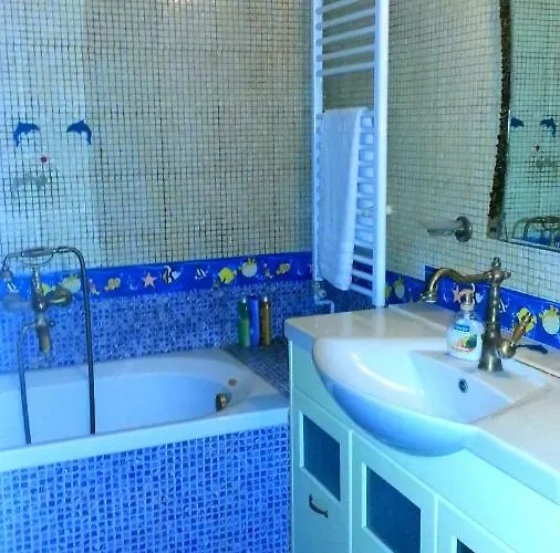 Traditional House In The Centre Of Vasiliki (Lefkada)