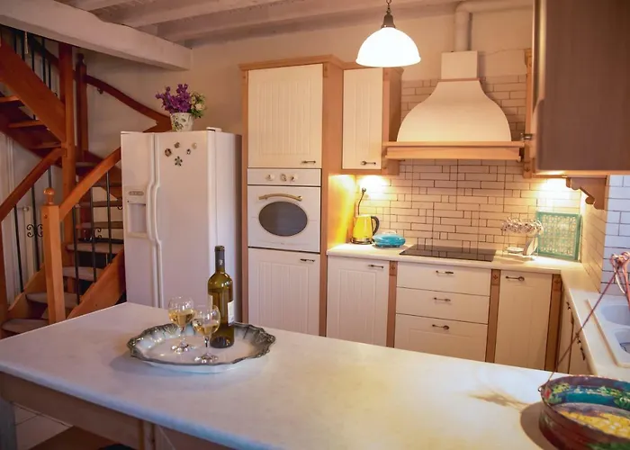 Traditional House In The Centre Of * Vasiliki (Lefkada)