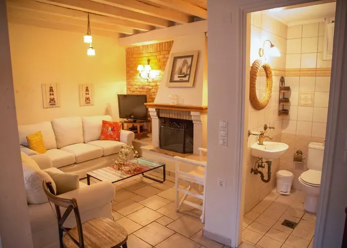 Traditional House In The Centre Of * Vasiliki (Lefkada)